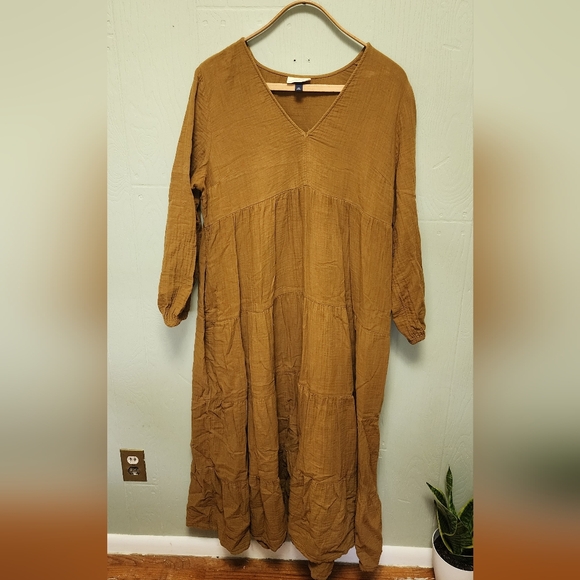 Women's Brown V-Neck Tiered Dress - Picture 1 of 3